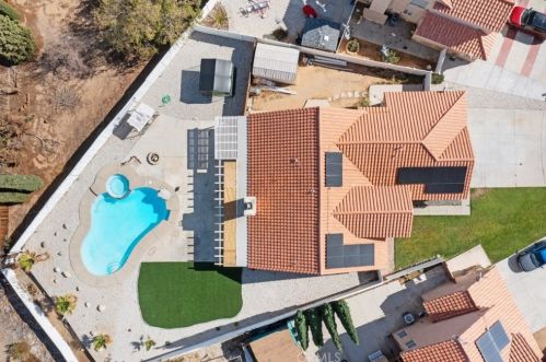 13262 Spring Way, Victorville CA  92392-6805 exterior