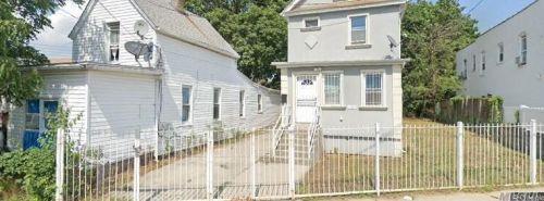 112-01 Dillon St, Jamaica, NY 11433-3812