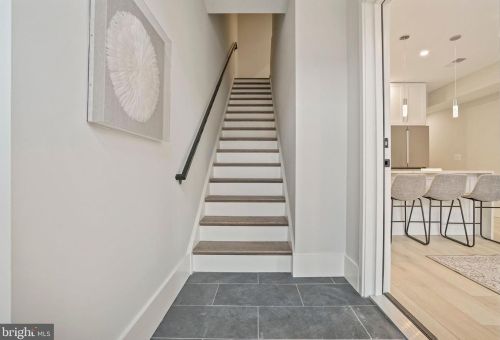 1930 Calvert St, Washington, DC 20009-5476