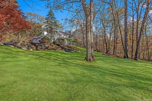 46 Merriland Rd, Stamford CT  06903-1717 exterior