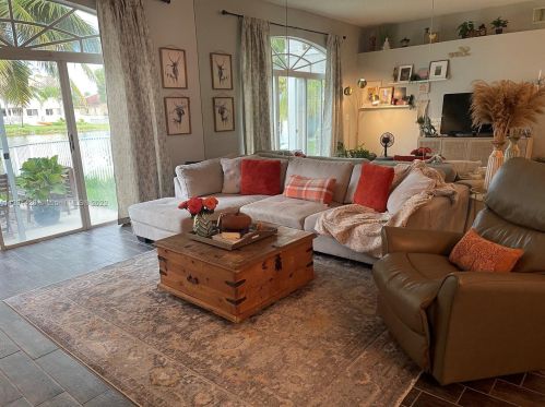 2031 180th Way, Hollywood FL  33029-3001 exterior