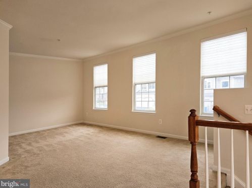 3465 Eagle Ridge Dr, Woodbridge VA  22191-6562 exterior