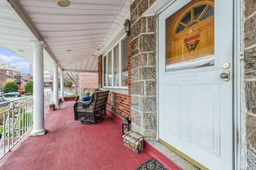 2244 Hering Ave, Bronx, NY 10469-5410