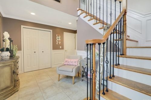 2366 Schiller Ave, North Bellmore, NY 11710-2143