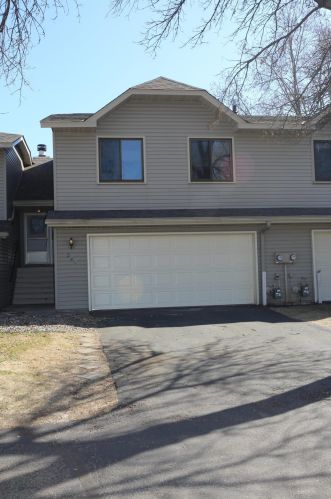 546 Clover Leaf Pkwy, Minneapolis, MN 55434-1221