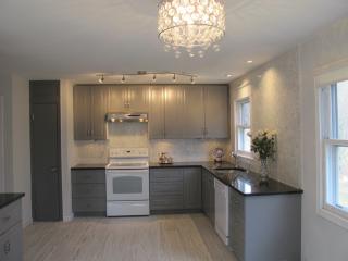 21 Jones Ct, Milford CT  06460-5110 exterior
