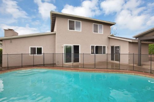 1260 Hoover St, Escondido CA  92027-1415 exterior