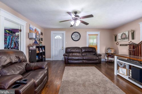 1654 Readus Rd, Edinburg VA  22824-2935 exterior