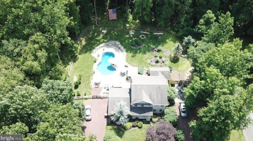 6662 Sweetwood Dr, Macungie, PA 18062-9153