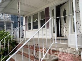324 Drake Ave, Roselle, NJ 07203-1414