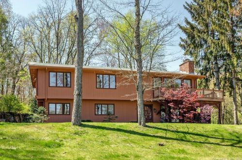 11 Candleview Dr, Sherman, CT 06784-2033