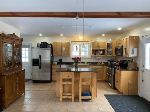 61 Thorndike Rd, Weare NH  03281-4549 exterior