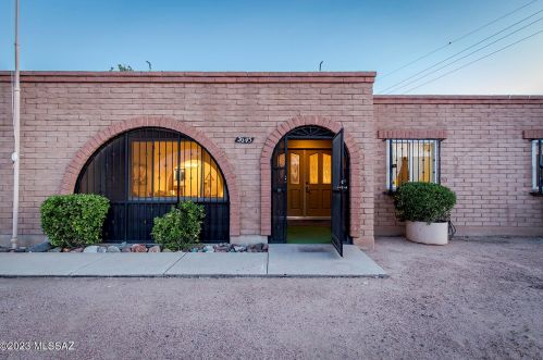 2045 Heatherbrae Cir, Tucson, AZ 85715-4217