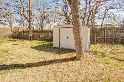 2011 Wilhelm Dr, Bryan TX 77803-6012 exterior