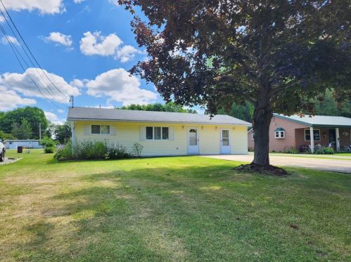 10622 Maple Dr, Linesville, PA 16424-4060