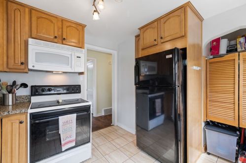 236 Maryland Dr, Glenshaw PA  15116-1724 exterior