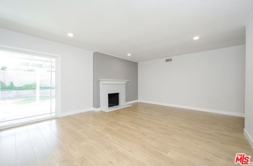 1650 Ona Cir, Simi Valley CA  93063-4540 exterior