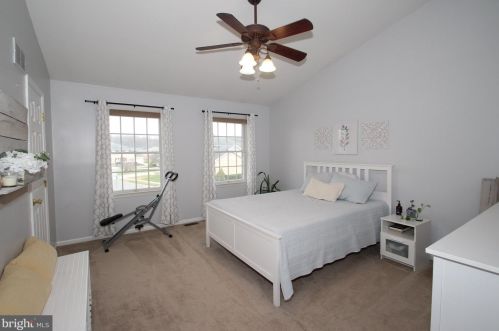 35 Marble House Dr, Bear DE  19701-4023 exterior