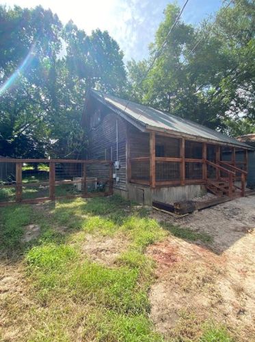 911 Sam Houston Ave, Huntsville, TX 77320-3922