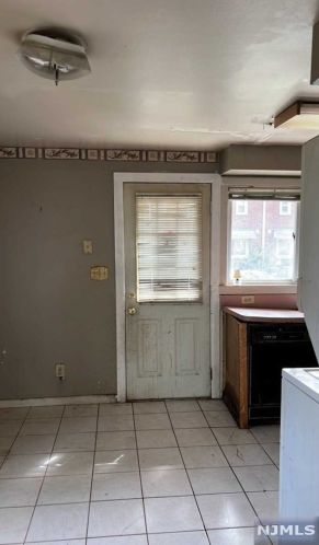 130 Glenbrook Pkwy, Englewood, NJ 07631-2158