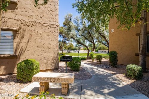 8260 Arabian Trl, Scottsdale AZ  85258-1849 exterior