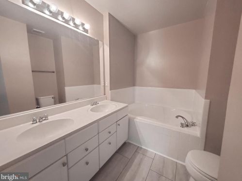 8307 Duck Hawk Way, Lorton VA  22079-2825 exterior