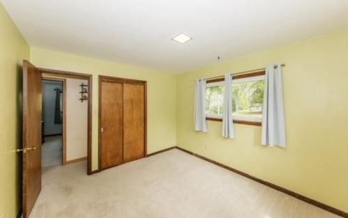 12449 Pilot Dr, Thiensville WI  exterior