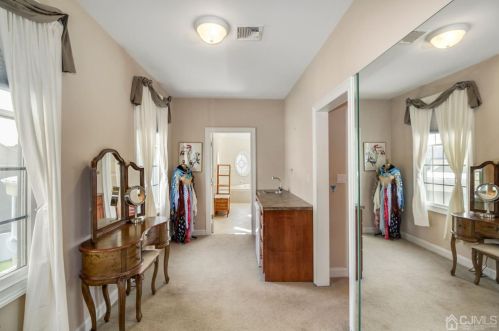 2 Winchester Dr, East Brunswick NJ  08816-3385 exterior