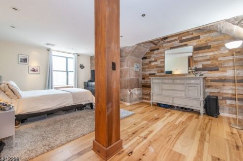 240 Main St, West Paterson NJ  07424-1351 exterior