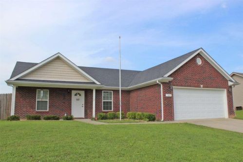 143 Newport Ln, Berea, KY 40403-8053