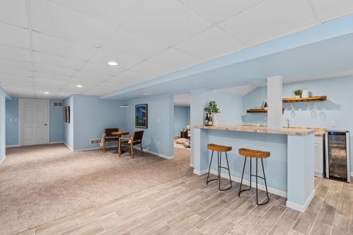 2414 Lagoon Ct, Thiensville WI  53092-5549 exterior