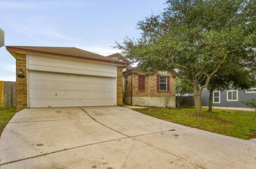 111 Goddard, Uhland TX  78640-5484 exterior