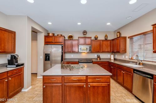 703 Volk Ln, San Tan Valley, AZ 85140-4268
