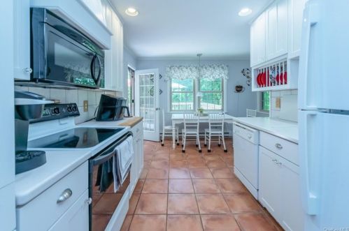 410 Old Post Rd, Marlborough NY  12542-6232 exterior