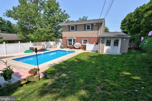 570 Old Orchard Ln, Camp Hill PA  17011-1828 exterior