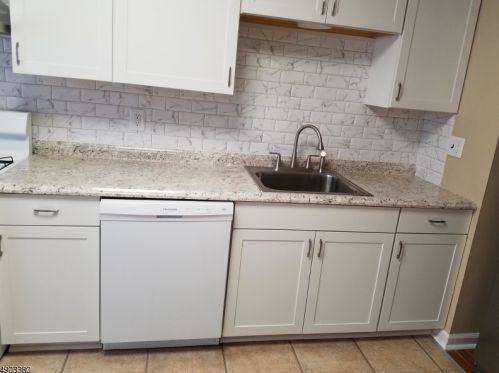 603 Maple Hill Dr, Woodbridge NJ  07095-4107 exterior