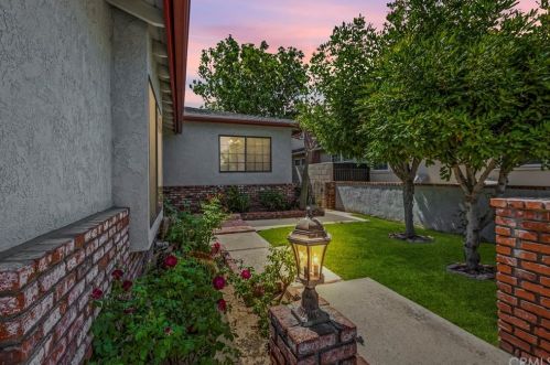 912 Chestnut Ave, Brea, CA 92821-6405