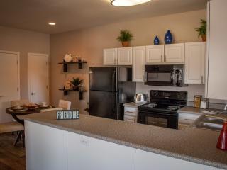 20401 19th Ave, Phoenix AZ  85027-3567 exterior