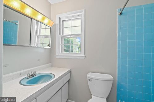 6501 Carrsbrook Ct, Springfield VA 22150-1311 exterior