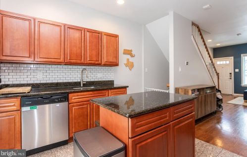 726 24 St, Philadelphia PA 19146-2540 exterior