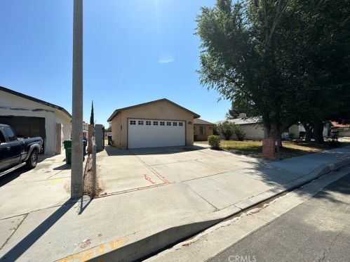 43314 27th St, Lancaster, CA 93536-5301
