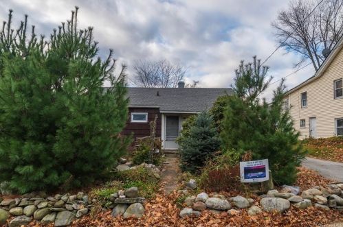 33 Bennett St, Middletown, NY 10940-6410