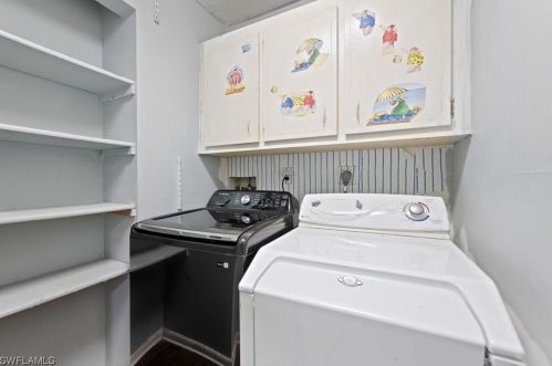 46 Glades Blvd, Naples FL 34112-5048 exterior