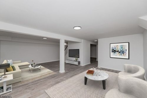 24 Shadow Ln, Berkeley Heights NJ  07922-1816 exterior