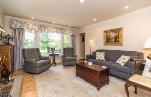 6 Cheryle Way, Annandale NJ  08801-3416 exterior