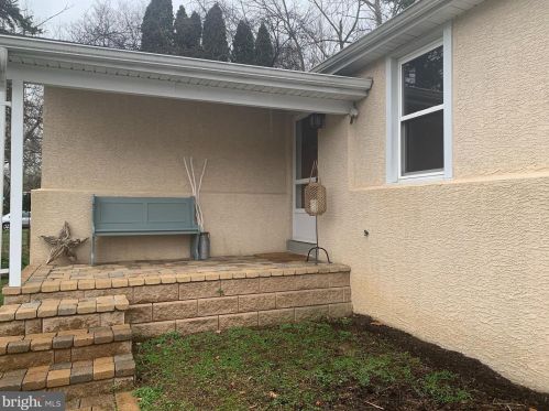 653 Gulph Rd, Norristown PA  19406-3704 exterior