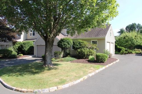 440 Pitkin Holw, Bridgeport, CT 06611-5614