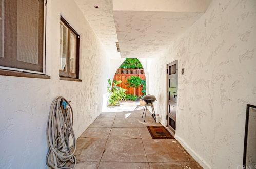 232 Euclid Ave, Long Beach CA  90815-2518 exterior