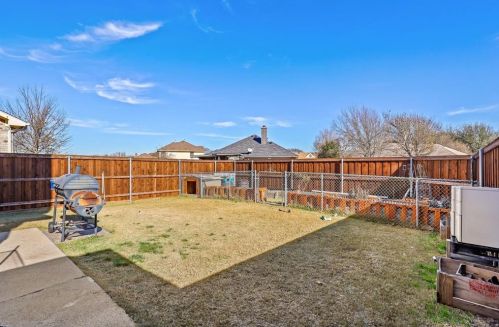 225 Waterford Oaks Dr, Cedar Hill TX 75104-2324 exterior