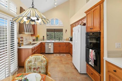 28782 Vista Valley Dr, Vista CA  92084-2223 exterior